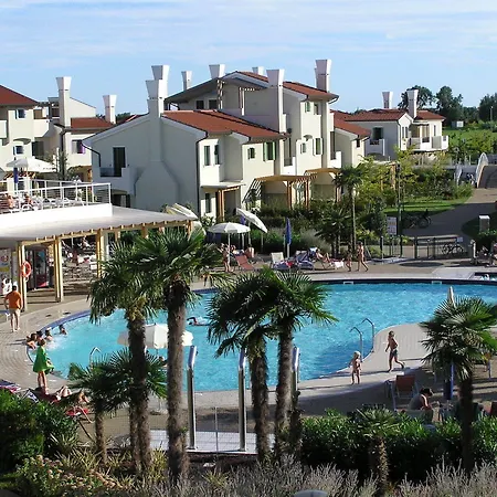 Resort Villaggio A Mare 4*